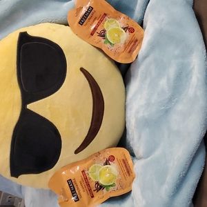 2 Sweet Tea and Lemon Clay Mask